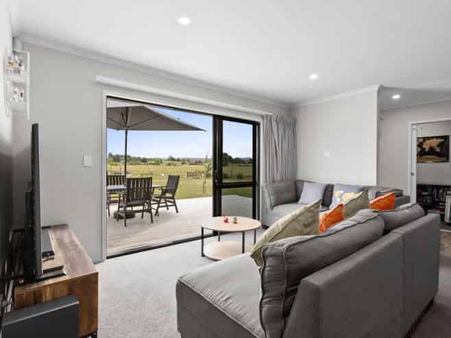 64 Farm Road, Waipukurau