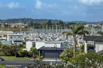 10 Lupetti Rise, West Harbour