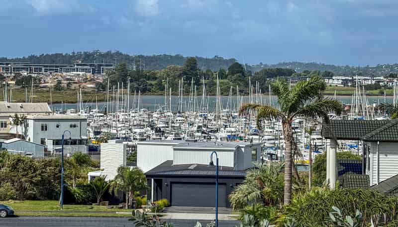 10 Lupetti Rise, West Harbour