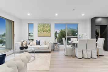 26D Trojan Crescent, New Lynn