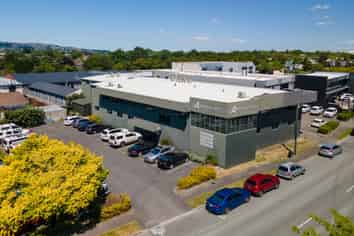 Large City Fringe Office & Warehouse