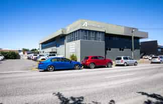 Large City Fringe Office & Warehouse