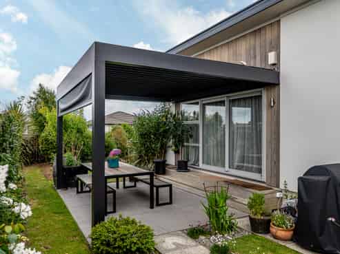 5 Kingsbridge West, Burwood