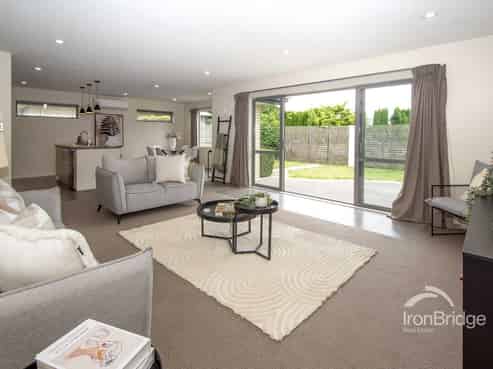 14 Charente Way, Yaldhurst