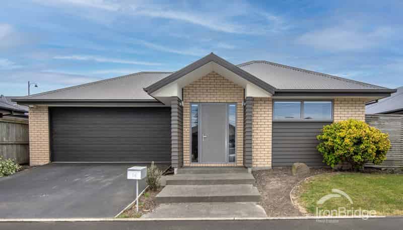 14 Charente Way, Yaldhurst