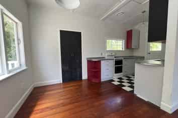 10 Connaught Terrace, Brooklyn