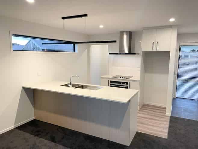 12 Yates Place, Amberley