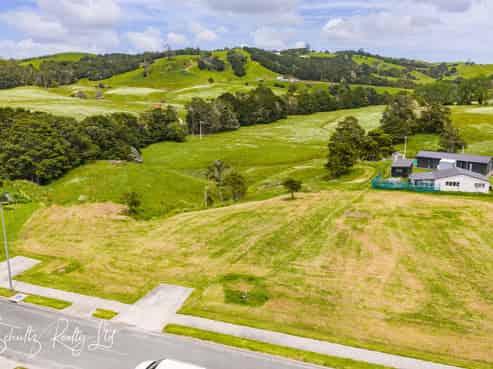 16 and 18 Arahanga Road, Paparoa
