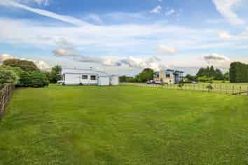 802 Waitakere Road, Kumeu