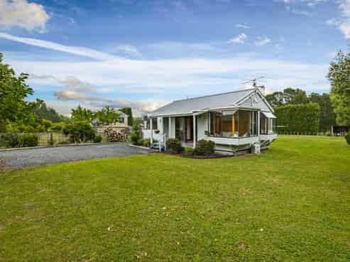 802 Waitakere Road, Kumeu