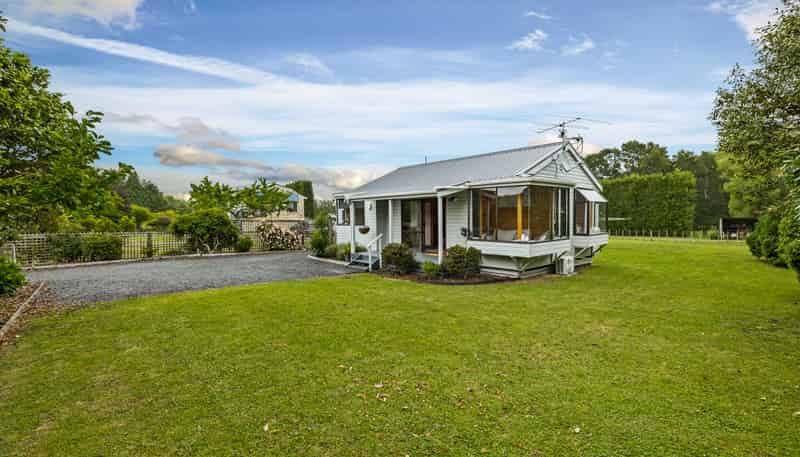 802 Waitakere Road, Kumeu