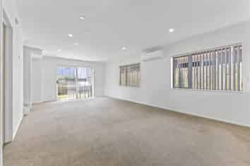 24 Dolbel Place, Mangere East