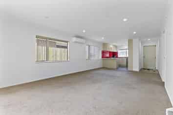 24 Dolbel Place, Mangere East