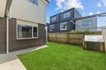 24 Dolbel Place, Mangere East