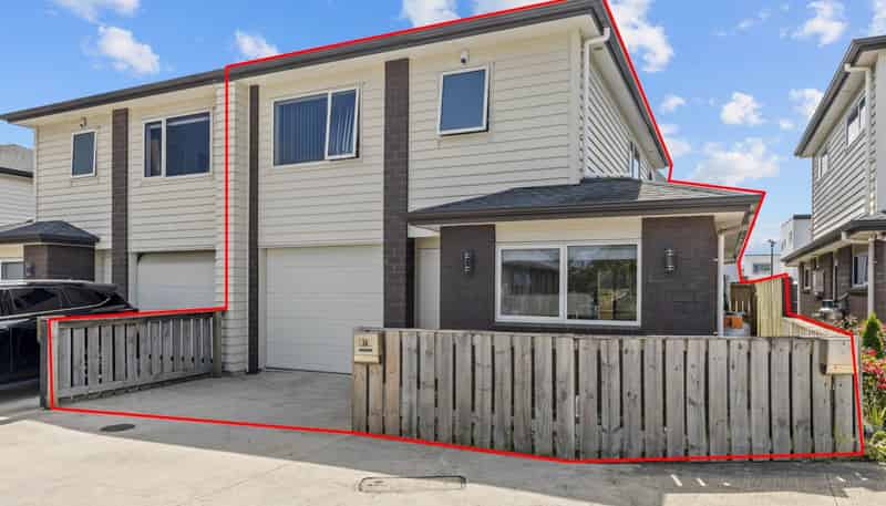 24 Dolbel Place, Mangere East