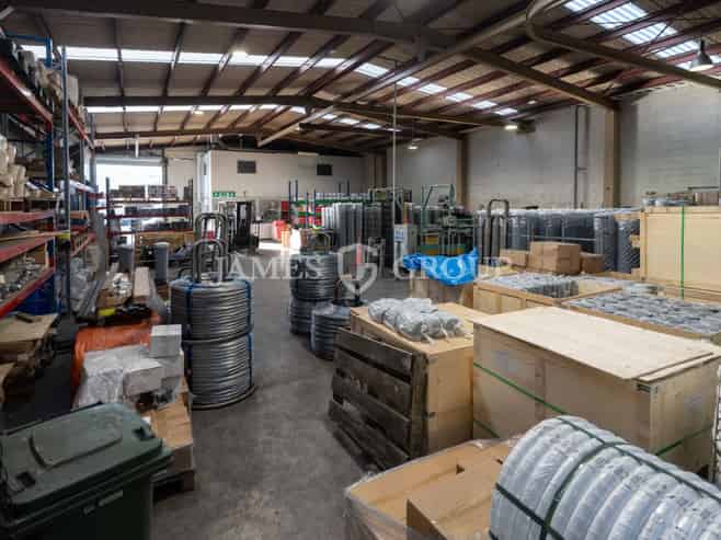 Cost-Effective with Dual Access & Yard | 1,291m²