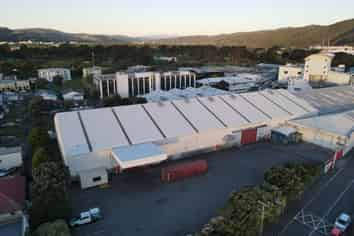 High-Stud Logistics Warehouse with Yard