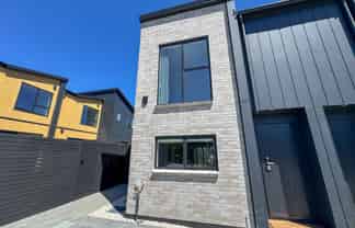 19D House Avenue, Mangere Bridge