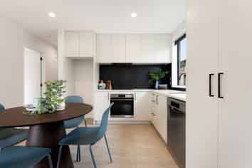 19 Hinaki Street, Poike