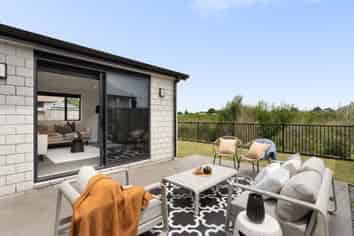 19 Hinaki Street, Poike