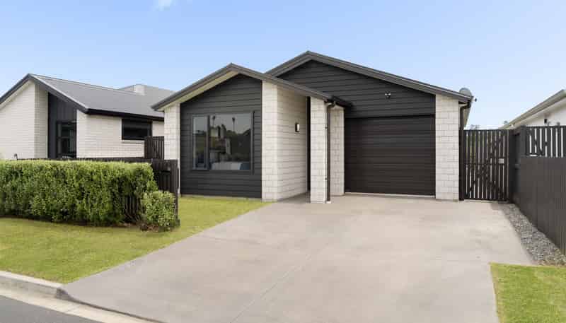 19 Hinaki Street, Poike