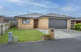 6 Monarch Mews , Levin