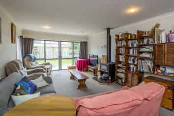 6 Monarch Mews , Levin