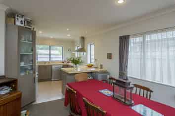 6 Monarch Mews , Levin