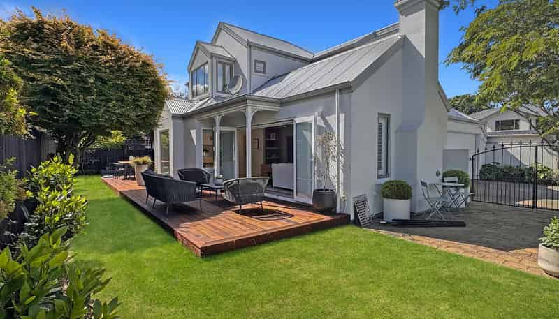 120 Springfield Rd, Saint Albans