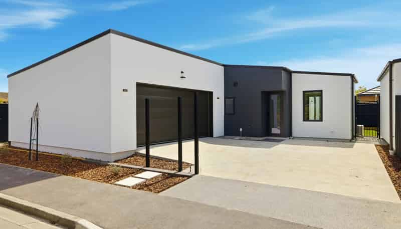 1/6 Manatu Lane , Waltham