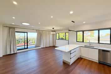 8B Downsview Road, Pakuranga Heights