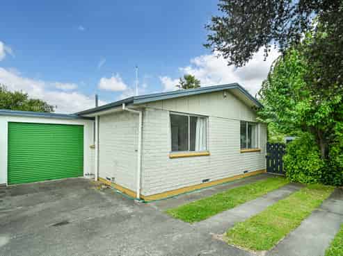 820 Southampton Street West, Saint Leonards