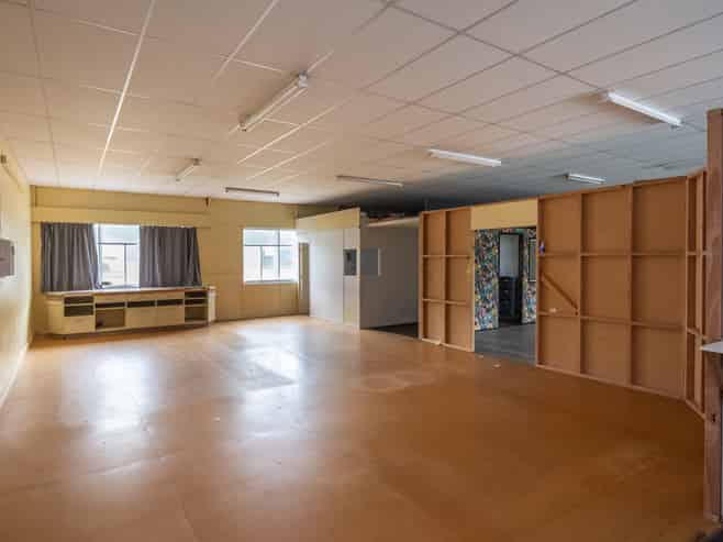 Versatile retail/office opportunity