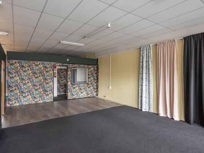 Versatile retail/office opportunity