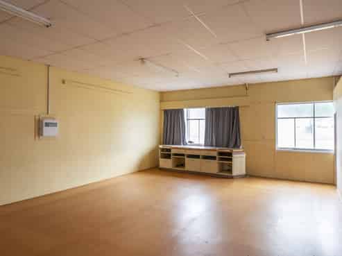 Versatile retail/office opportunity