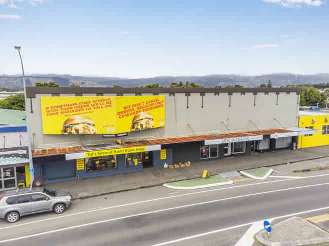 Versatile retail/office opportunity