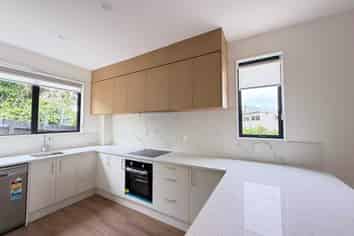 6/29 Crown Crescent, Otara