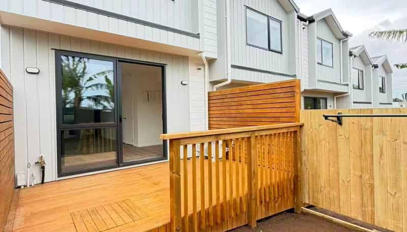 6/29 Crown Crescent, Otara