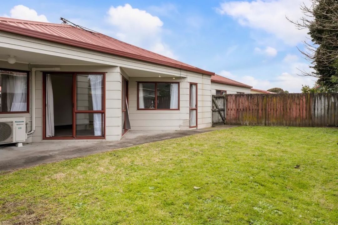 Recently Renovated and Easy Care Living with Great Location - Vista 5
