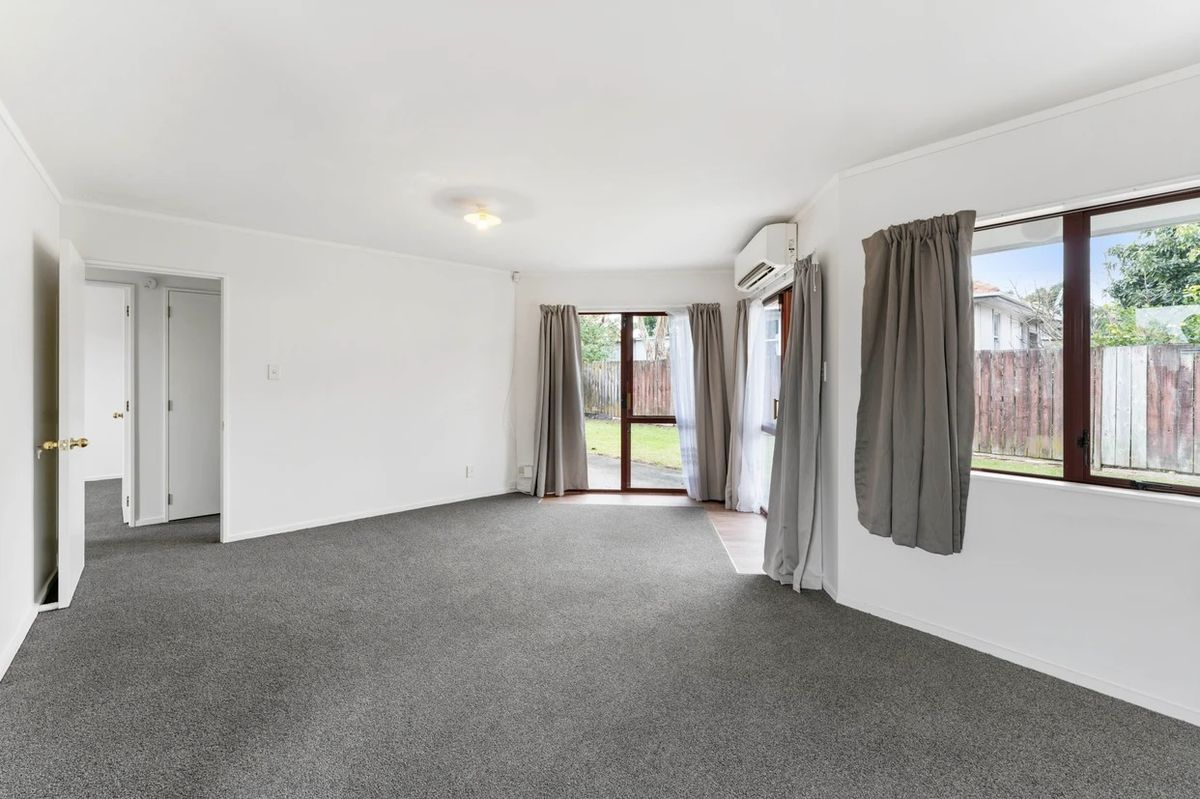 Recently Renovated and Easy Care Living with Great Location - Görünüm 6