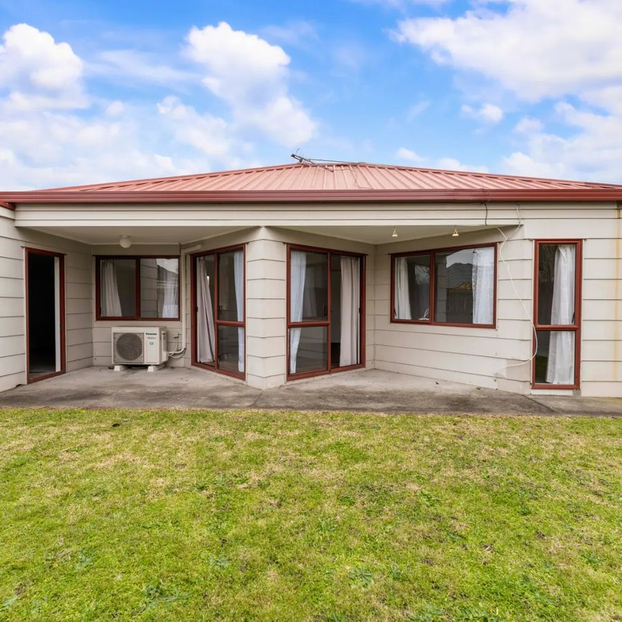 Recently Renovated and Easy Care Living with Great Location - Görünüm 4