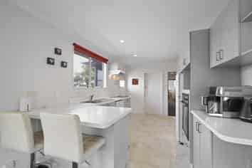 8 Stackhouse Avenue, Bishopdale