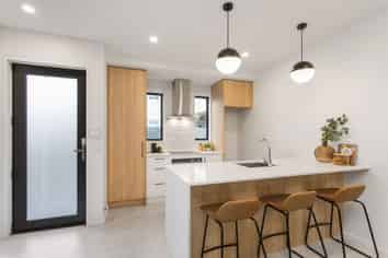 2/485 Manchester Street, Saint Albans