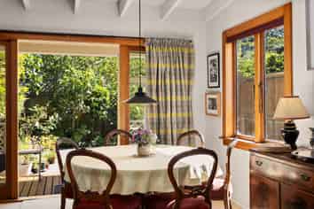 70 Te Wharepouri Street, Berhampore