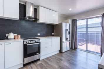 61 Burgoyne Street, Woodville