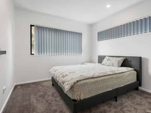 8B Hobart Crescent, Wattle Downs