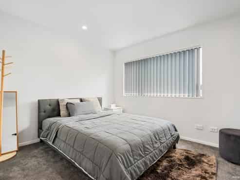 8B Hobart Crescent, Wattle Downs