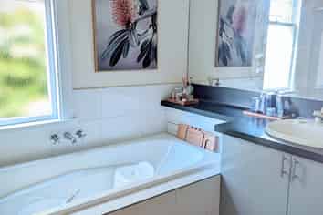 172 Nevay Rd, Miramar