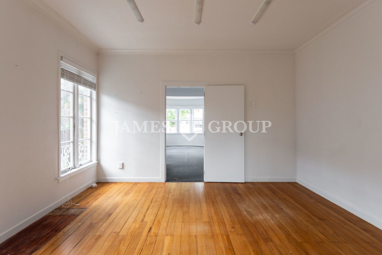 115m² CHARACTER OFFICE WITH STREET FRONTAGE - Widok 2