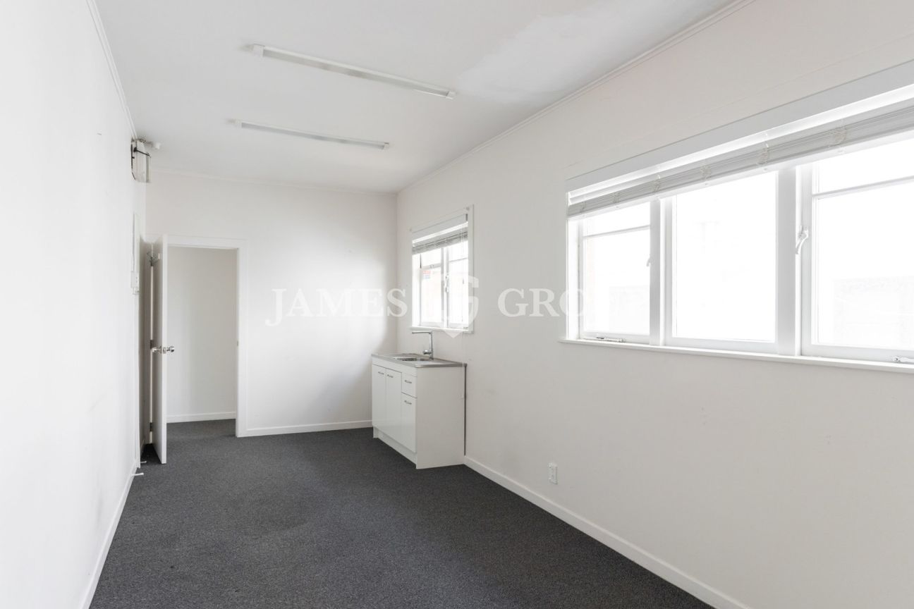 115m² CHARACTER OFFICE WITH STREET FRONTAGE - Widok 5